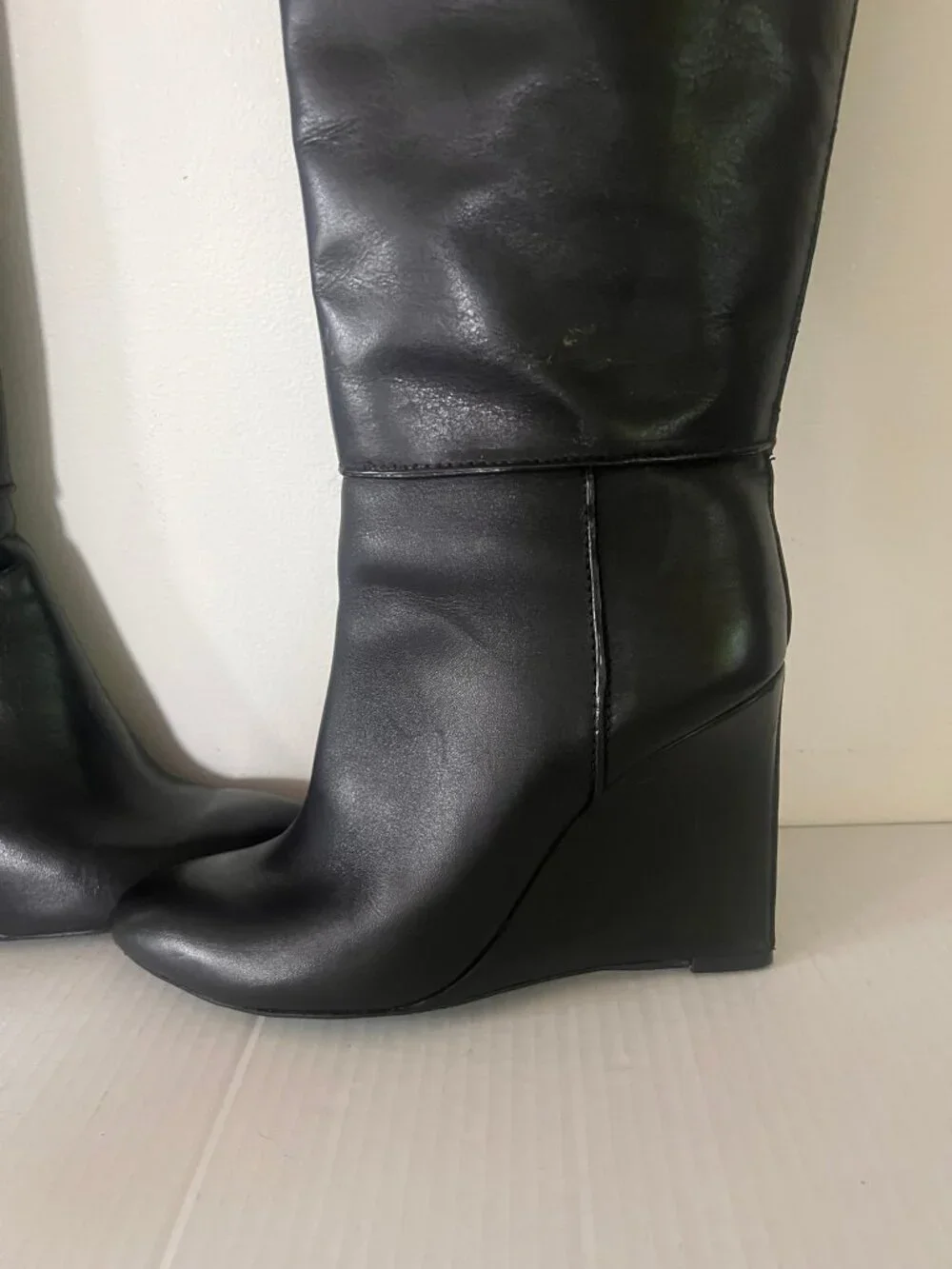 $500 TORY BURCH LINETTE WEDGE LEATHER BOOTS SIZE 7.5